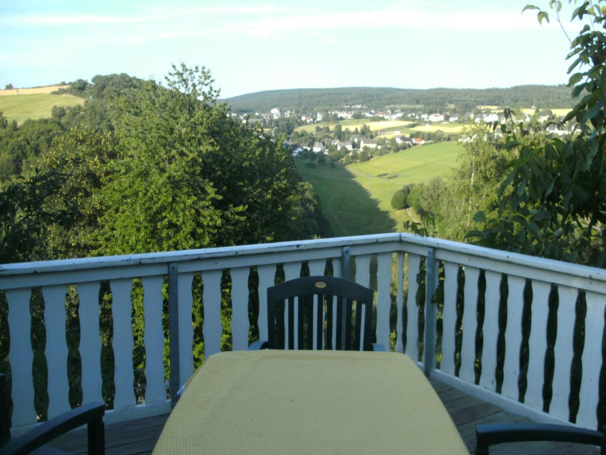Charming Apartment In Morbach Germany With Terrace Thalfang Buitenkant foto