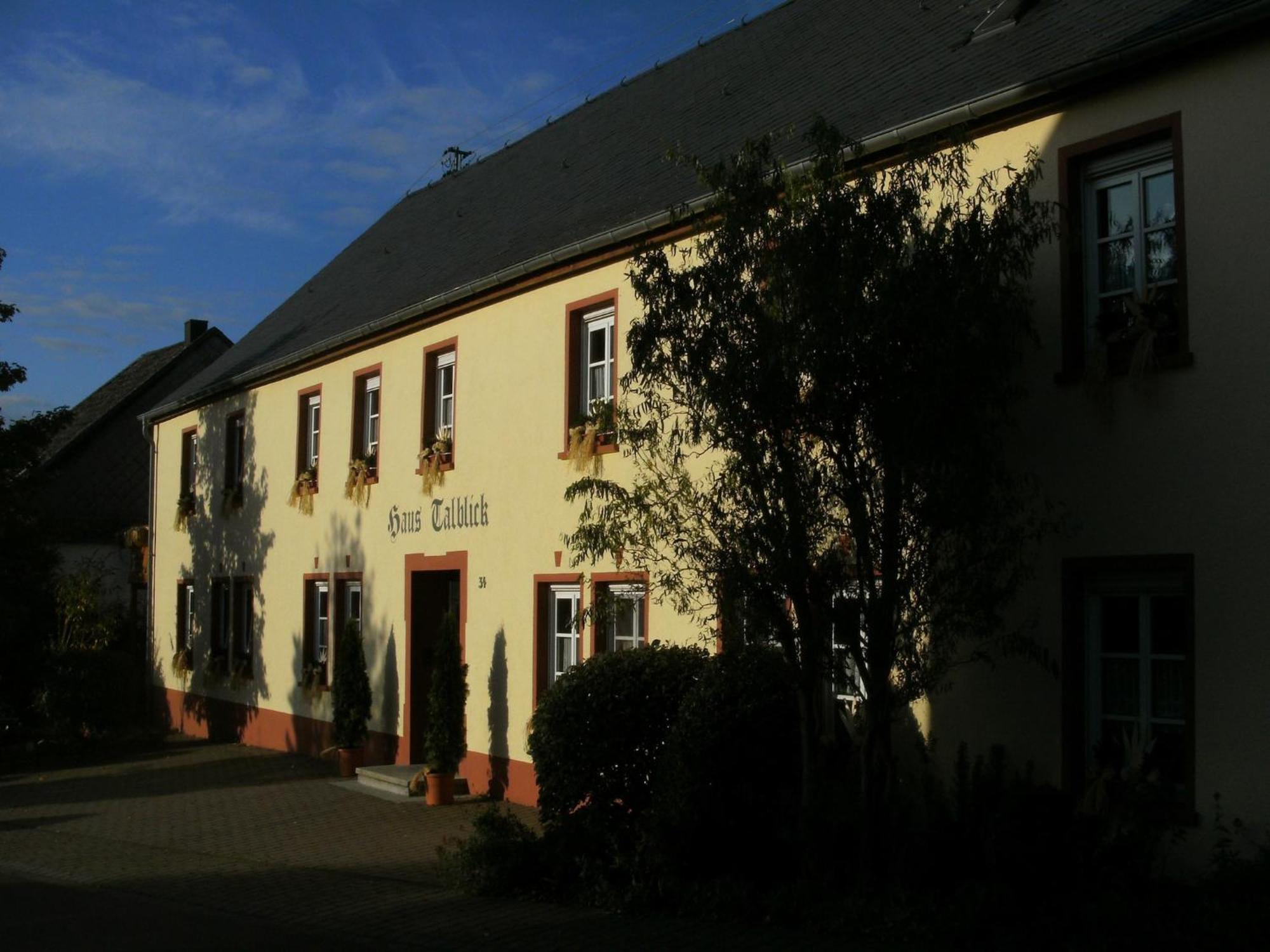 Charming Apartment In Morbach Germany With Terrace Thalfang Buitenkant foto